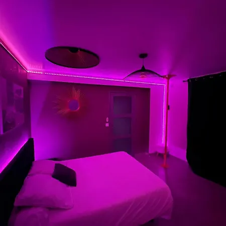 Love hotel Romantique Sauna Et Jacuzzi 2*