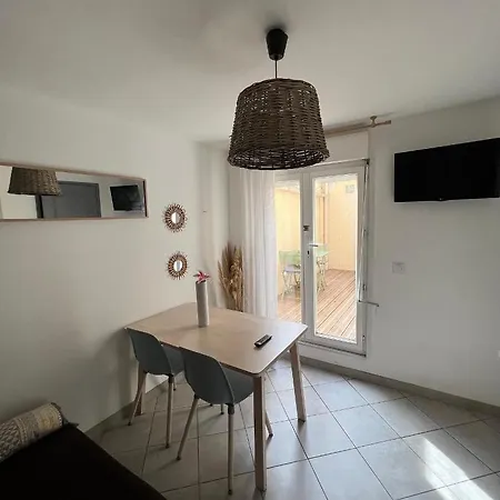 Romantique Sauna Et Jacuzzi Narbona