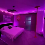 Romantique Sauna Et Jacuzzi Yetişkin Oteli 2*
