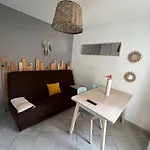 Romantique Sauna Et Jacuzzi Yetişkin Oteli Narbonne