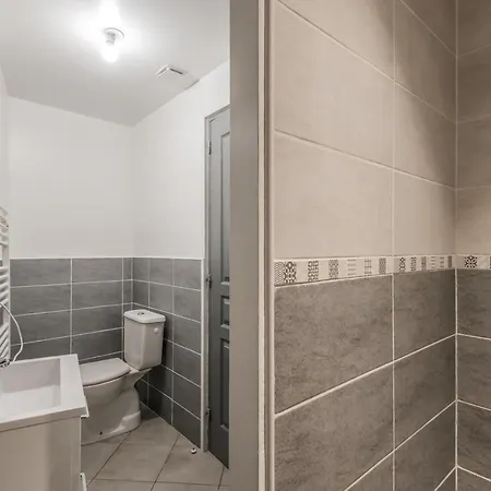 情趣酒店 Romantique Sauna Et Jacuzzi 2*