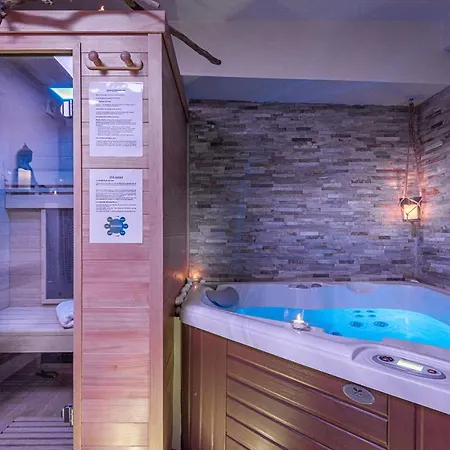 Romantique Sauna Et Jacuzzi 情趣酒店 2*