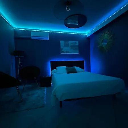 情趣酒店 Romantique Sauna Et Jacuzzi 2*