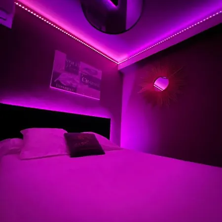 Romantique Sauna Et Jacuzzi